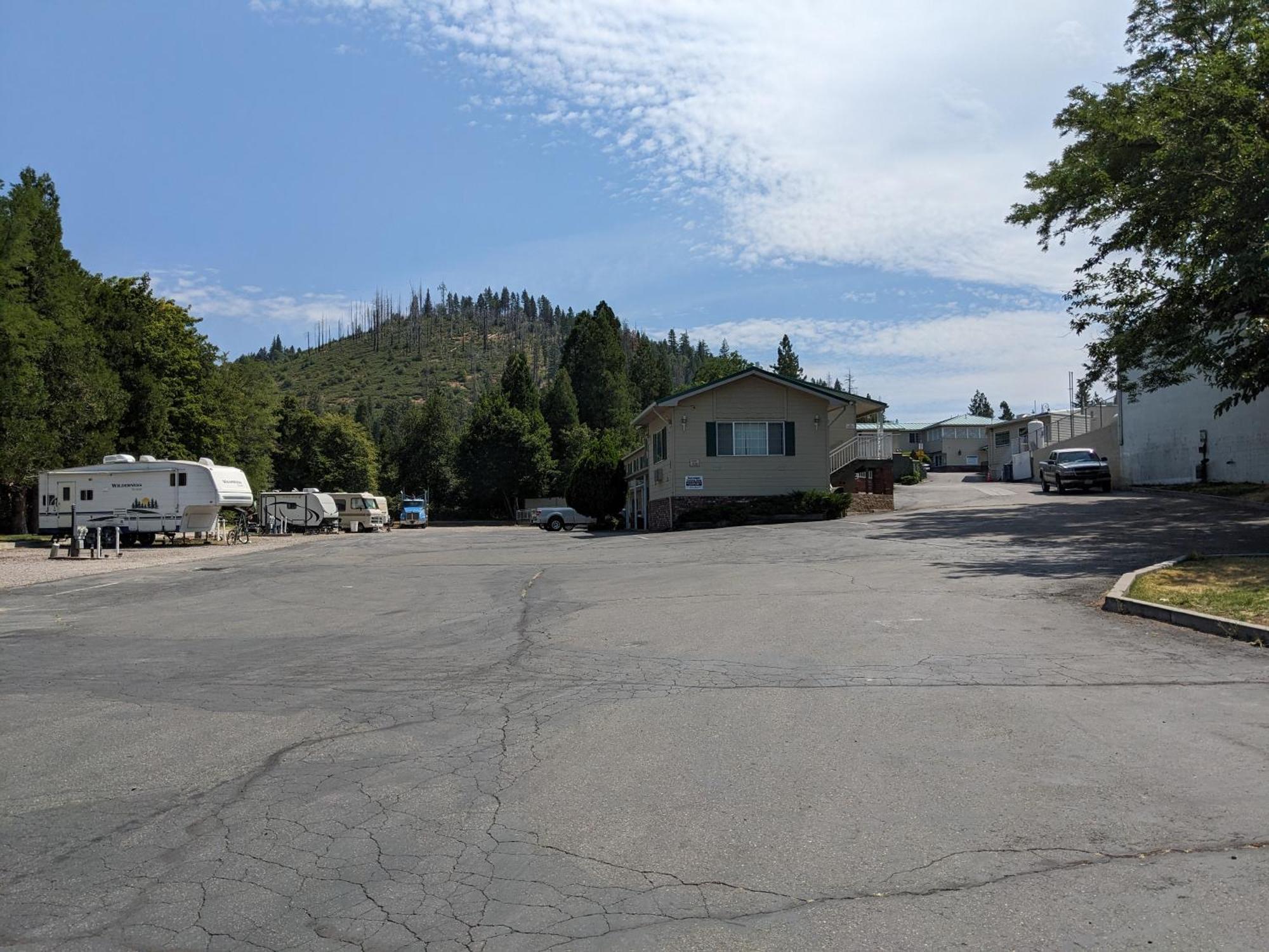 Hi-Lo Motel, Cafe And Rv Park Weed Zewnętrze zdjęcie